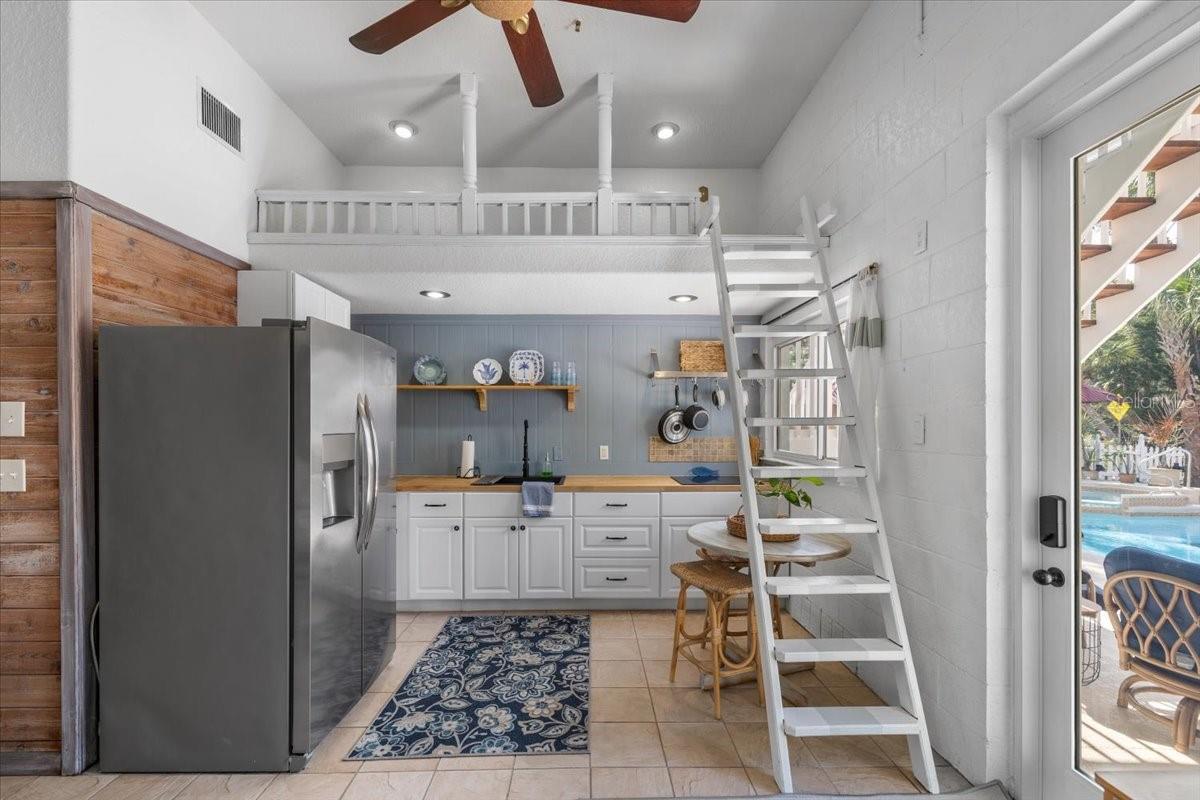 6093 AVENUE OF THE PALMS, WEEKI WACHEE, FL, 34607