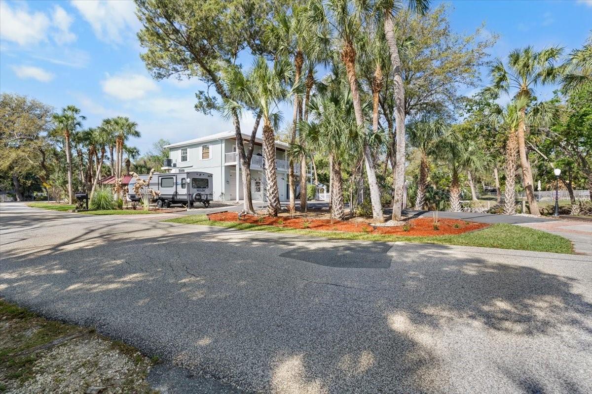 6093 AVENUE OF THE PALMS, WEEKI WACHEE, FL, 34607