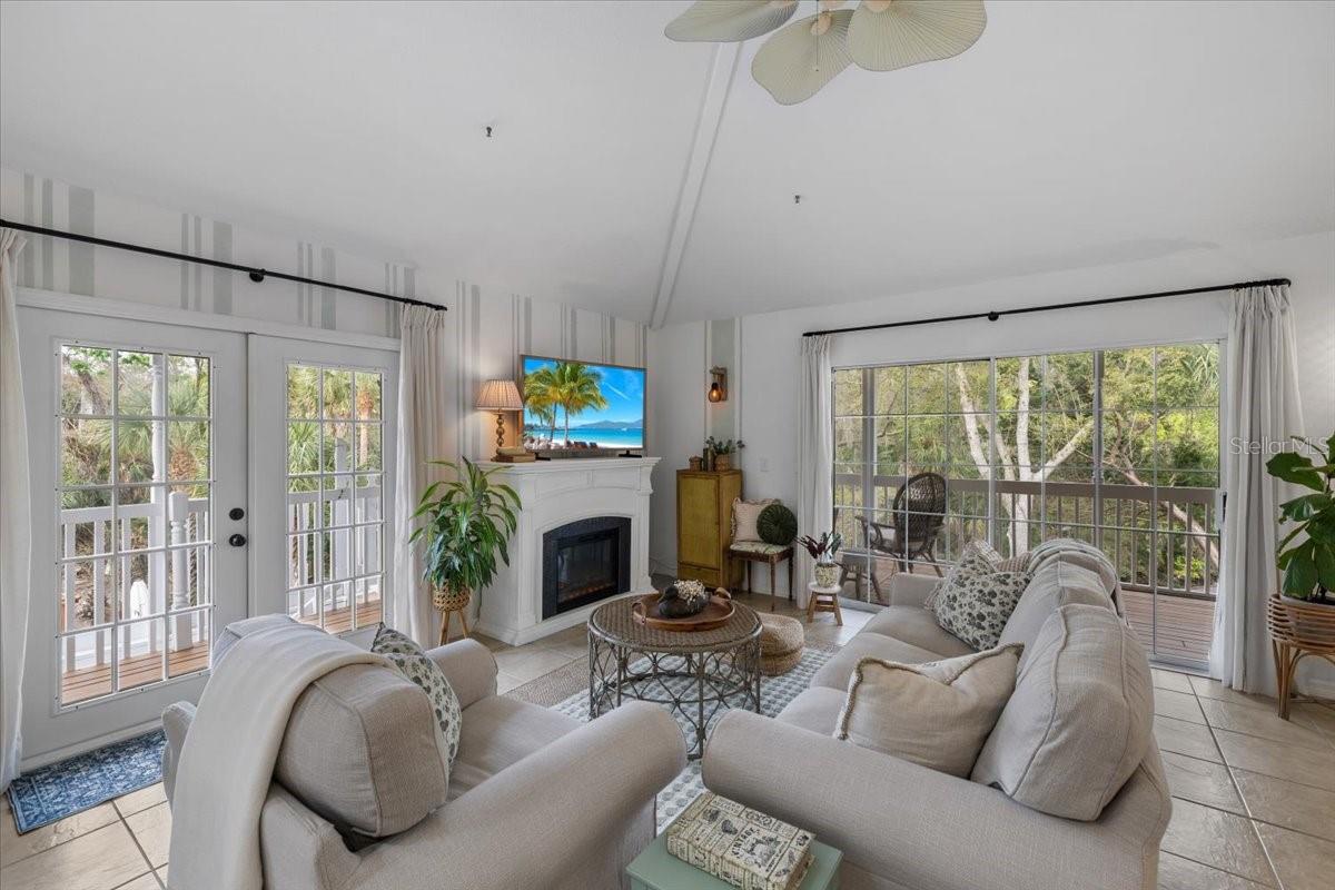 6093 AVENUE OF THE PALMS, WEEKI WACHEE, FL, 34607