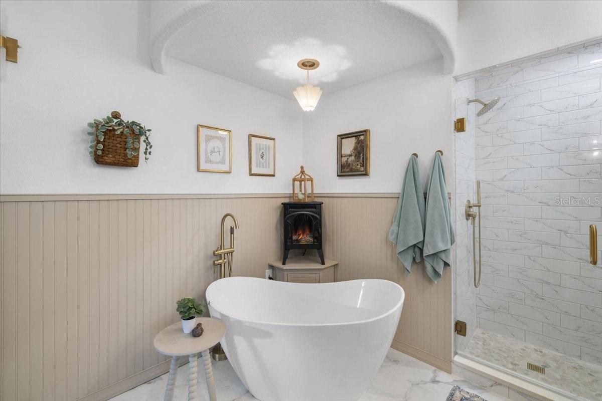 6093 AVENUE OF THE PALMS, WEEKI WACHEE, FL, 34607