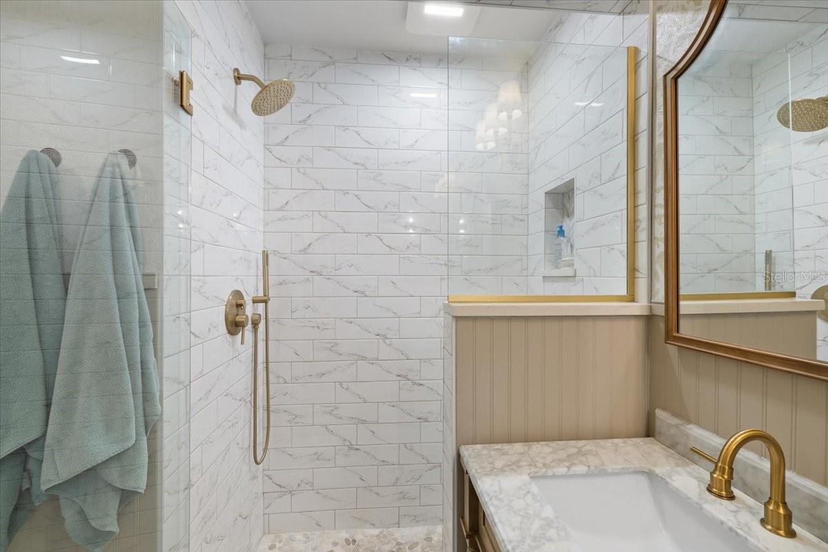 6093 AVENUE OF THE PALMS, WEEKI WACHEE, FL, 34607