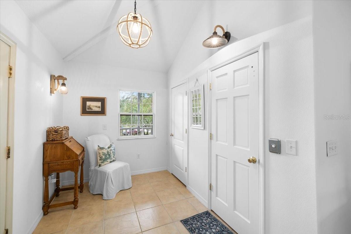 6093 AVENUE OF THE PALMS, WEEKI WACHEE, FL, 34607