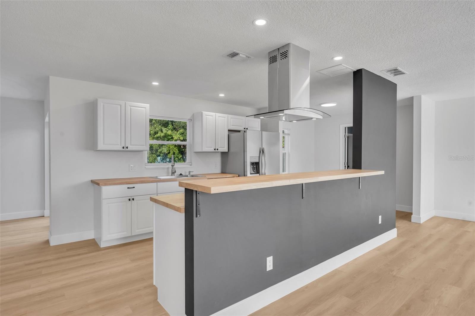 2216 CHERBOURG CT, ORLANDO, FL, 32808