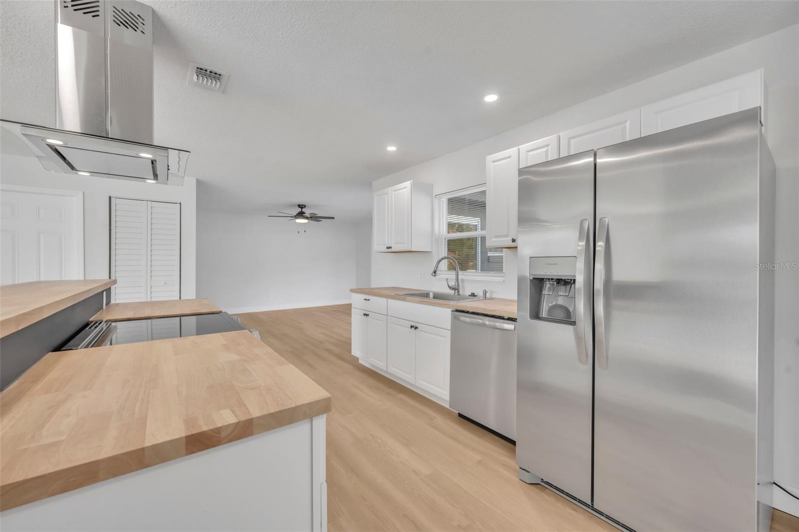 2216 CHERBOURG CT, ORLANDO, FL, 32808