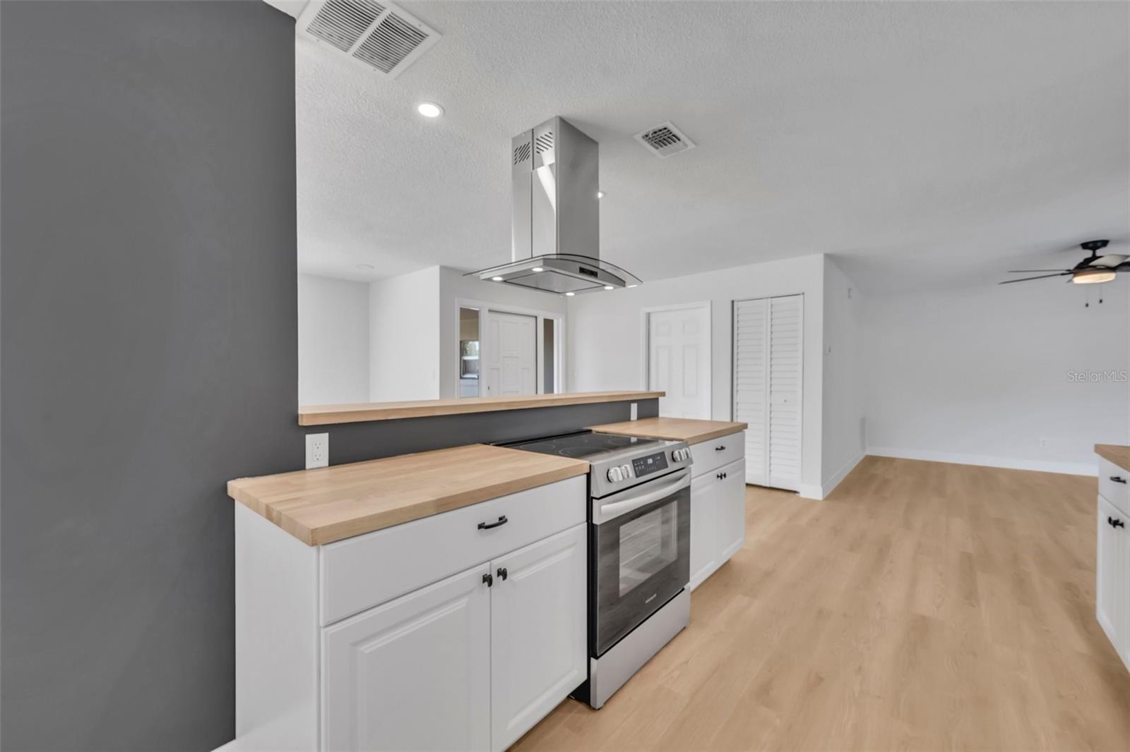 2216 CHERBOURG CT, ORLANDO, FL, 32808