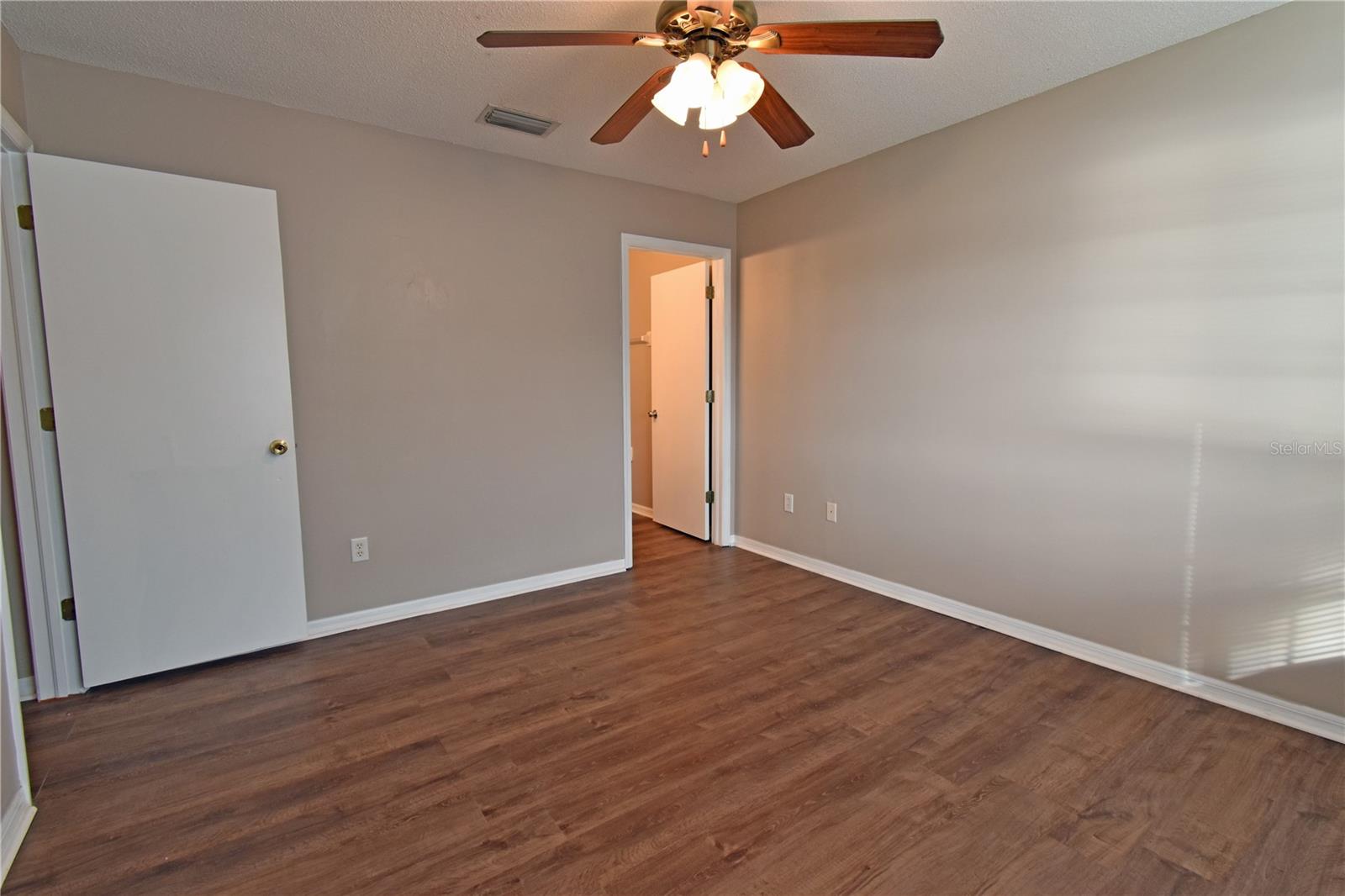 4077 DOLPHIN DR, TAMPA, FL, 33617