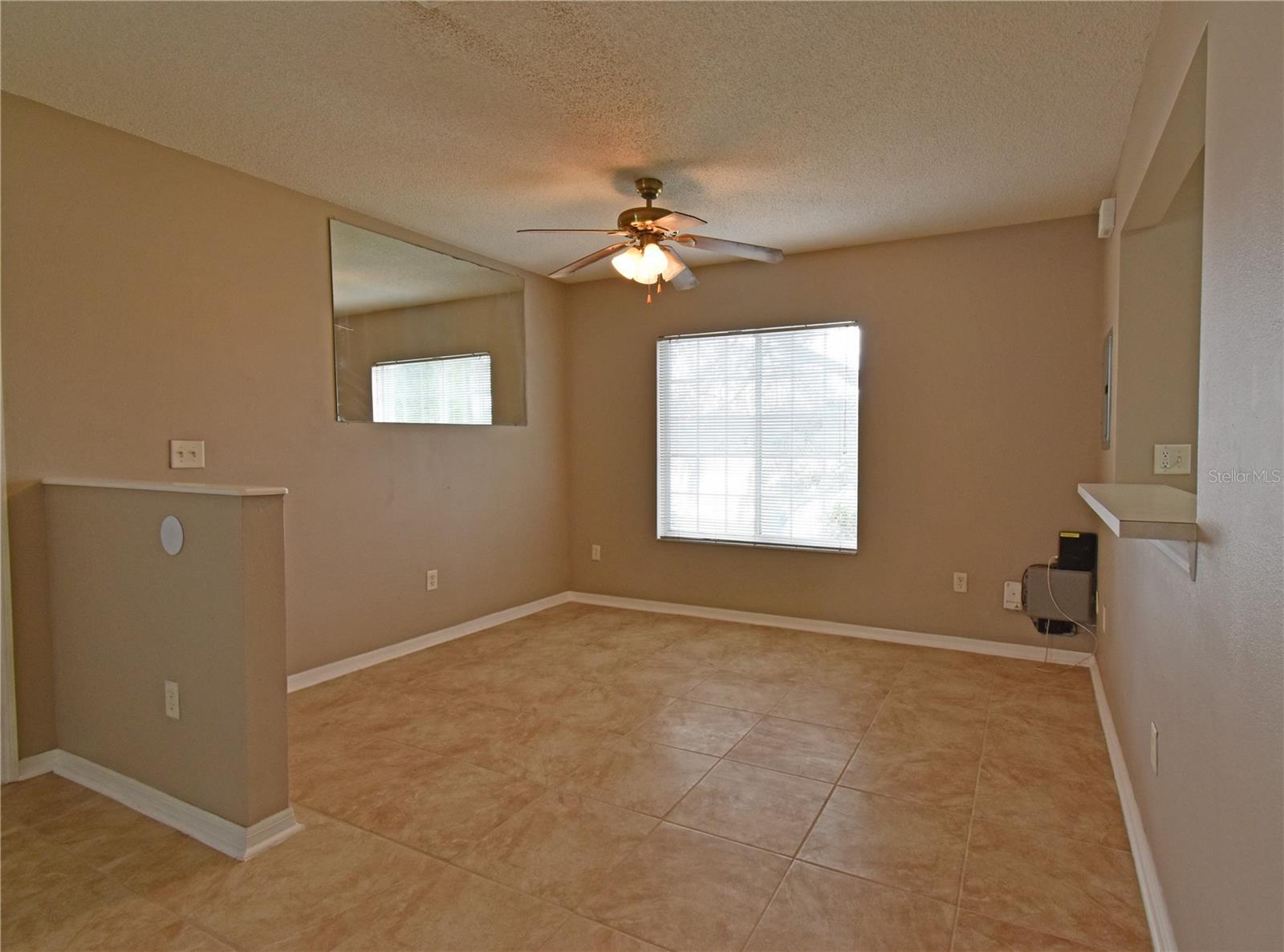 4077 DOLPHIN DR, TAMPA, FL, 33617