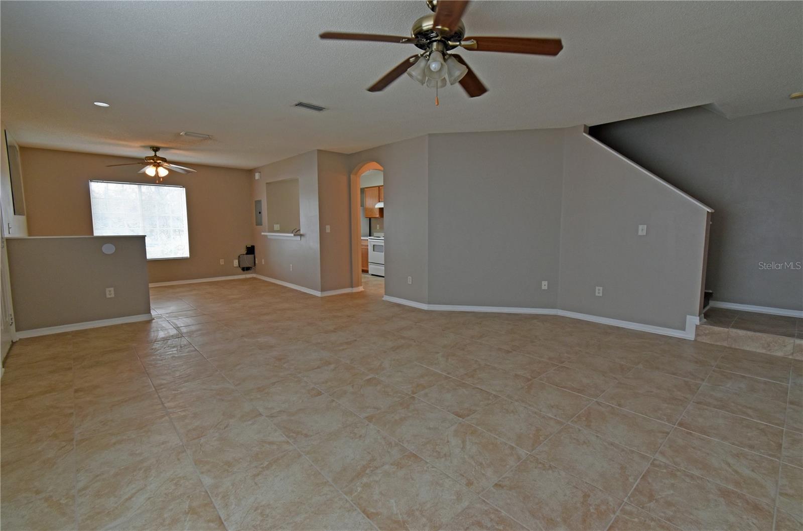 4077 DOLPHIN DR, TAMPA, FL, 33617