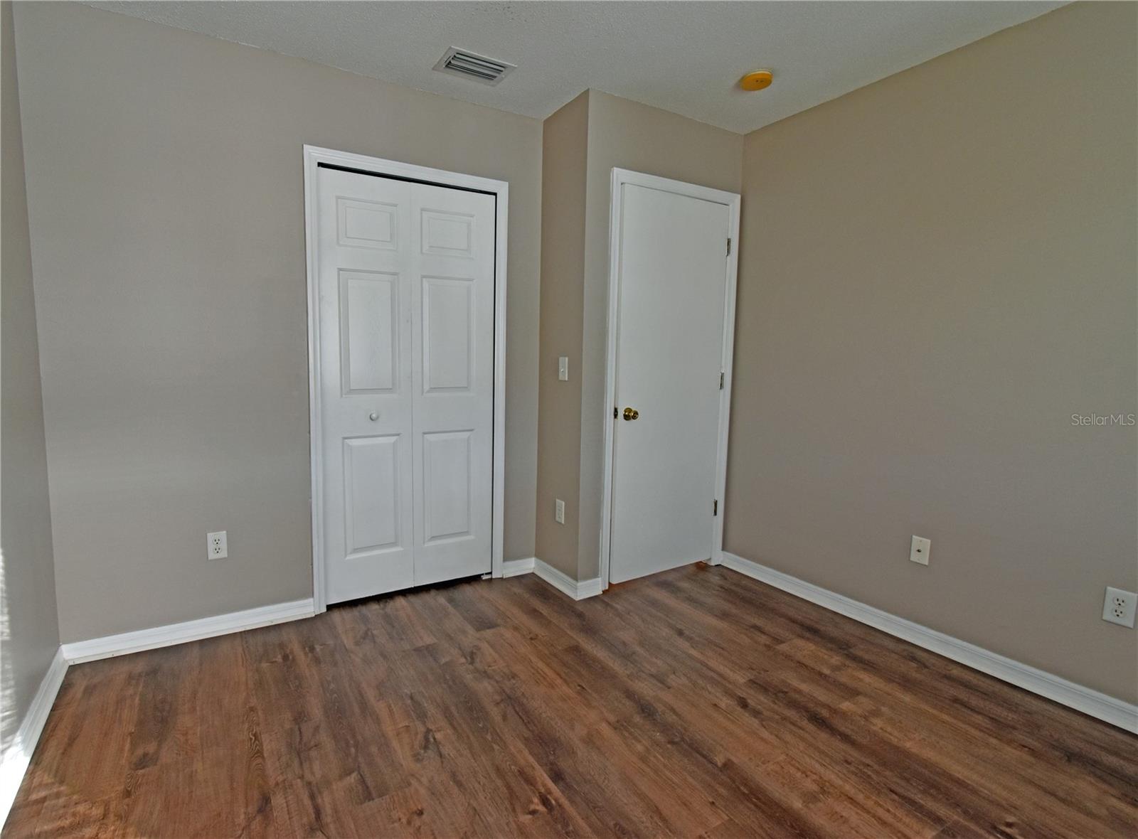 4077 DOLPHIN DR, TAMPA, FL, 33617