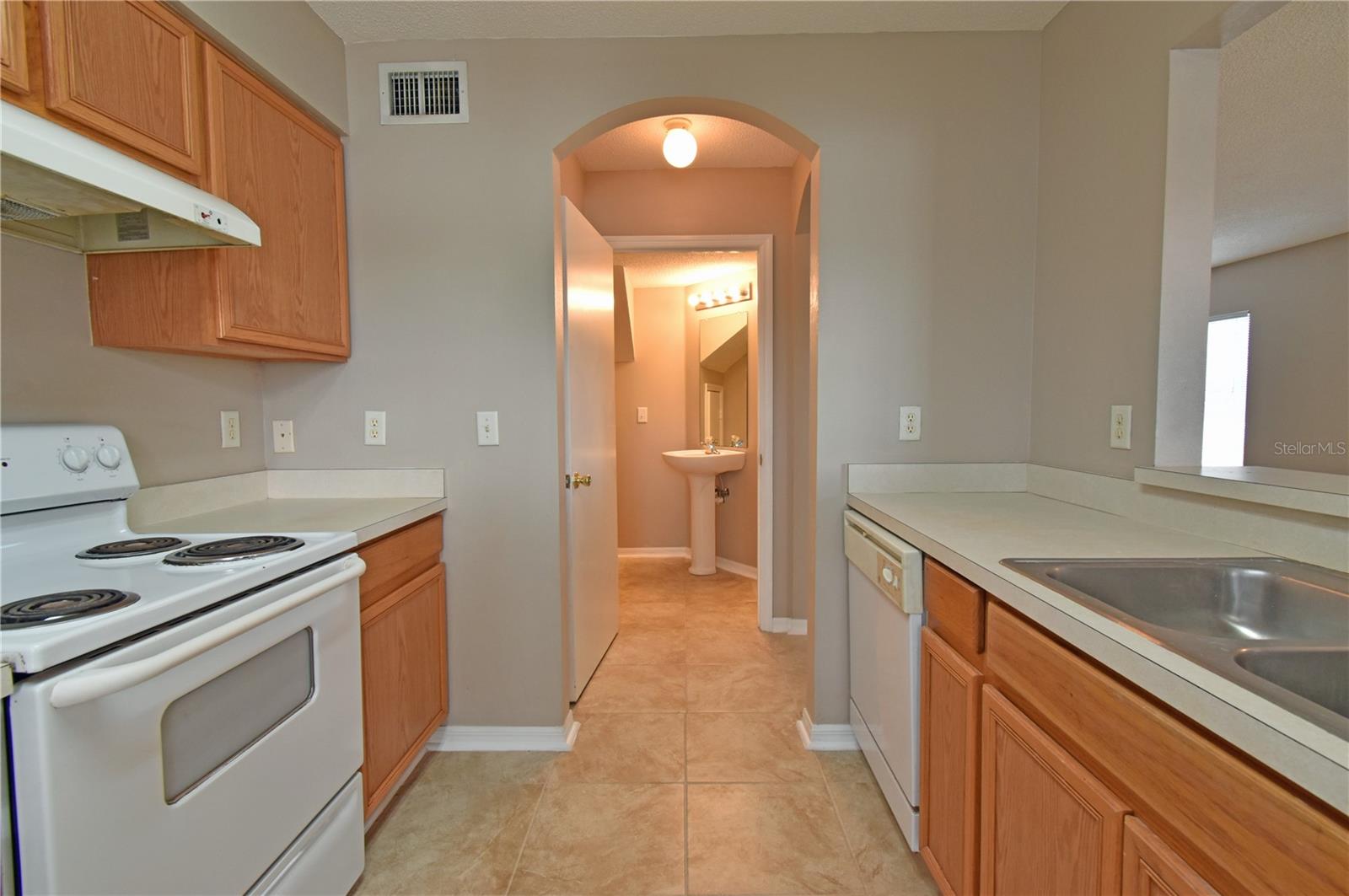 4077 DOLPHIN DR, TAMPA, FL, 33617