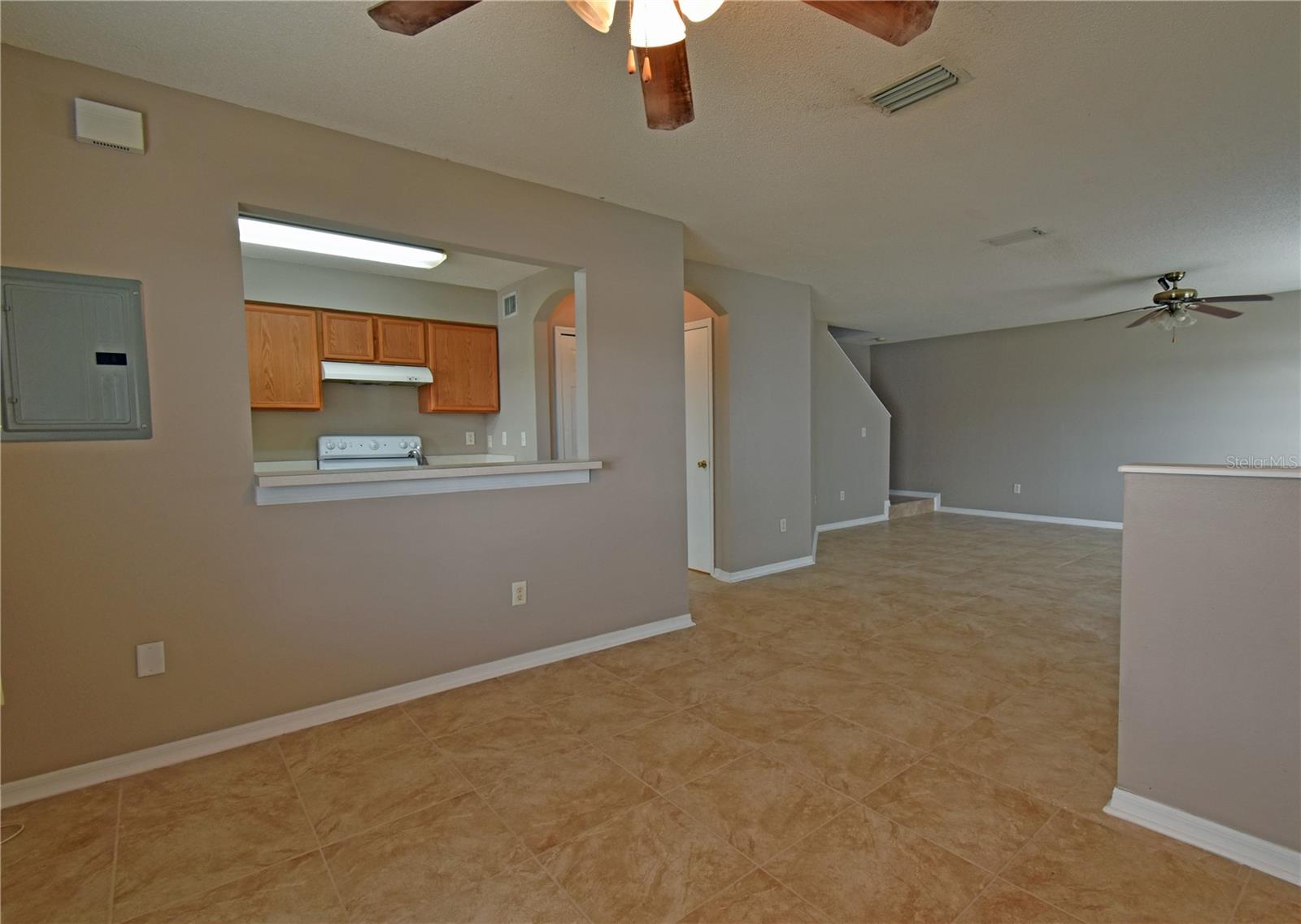 4077 DOLPHIN DR, TAMPA, FL, 33617