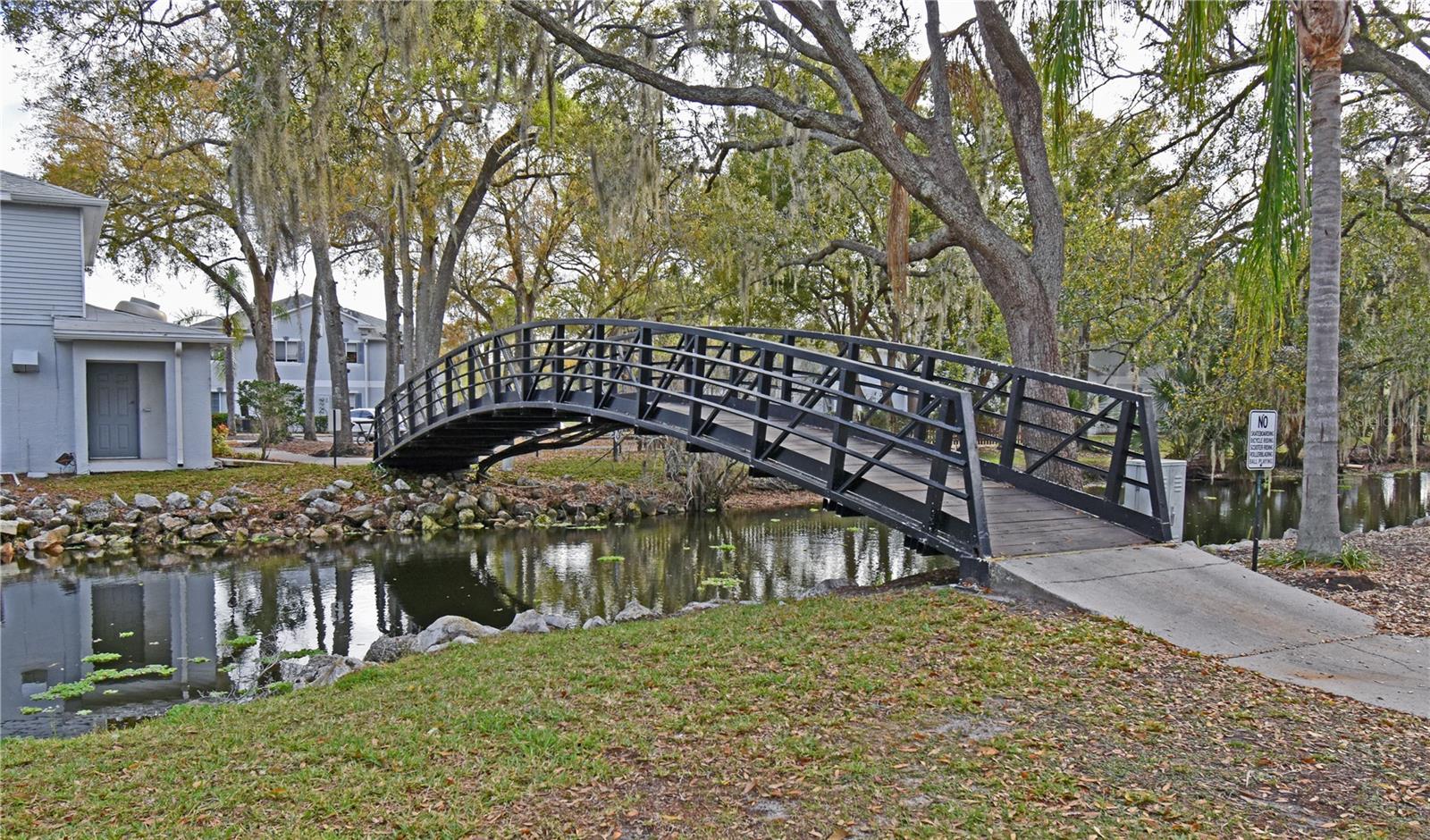 4077 DOLPHIN DR, TAMPA, FL, 33617