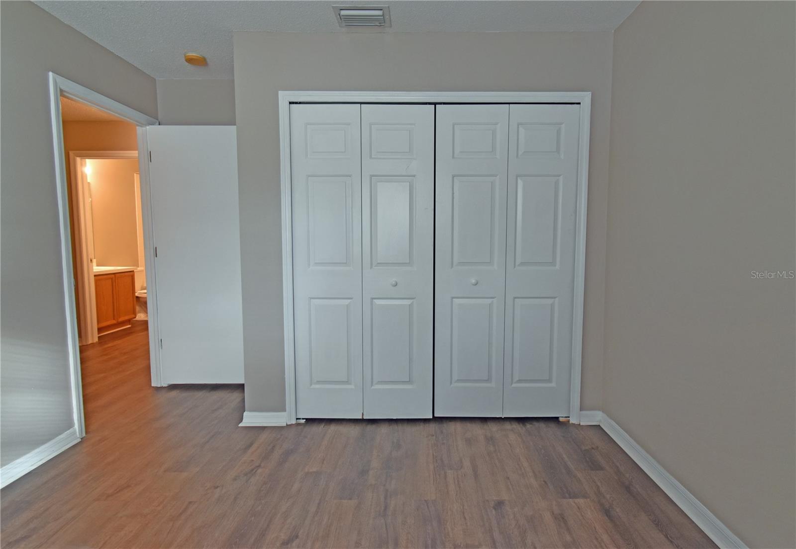 4077 DOLPHIN DR, TAMPA, FL, 33617