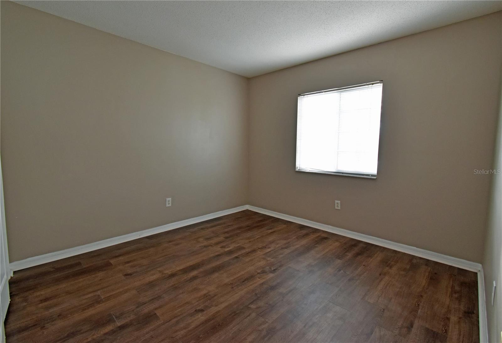 4077 DOLPHIN DR, TAMPA, FL, 33617