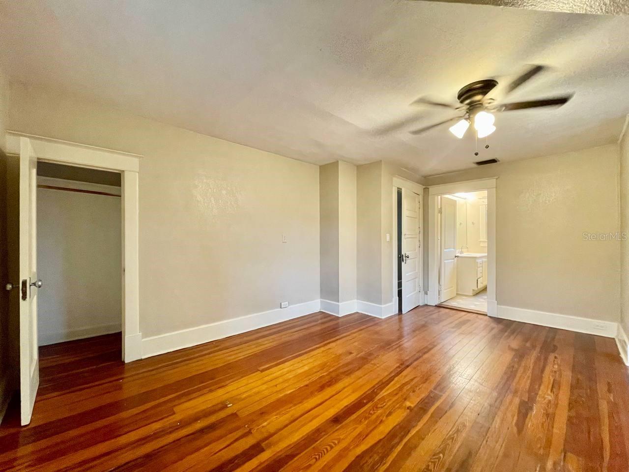 557 6TH AVE N, ST PETERSBURG, FL, 33701