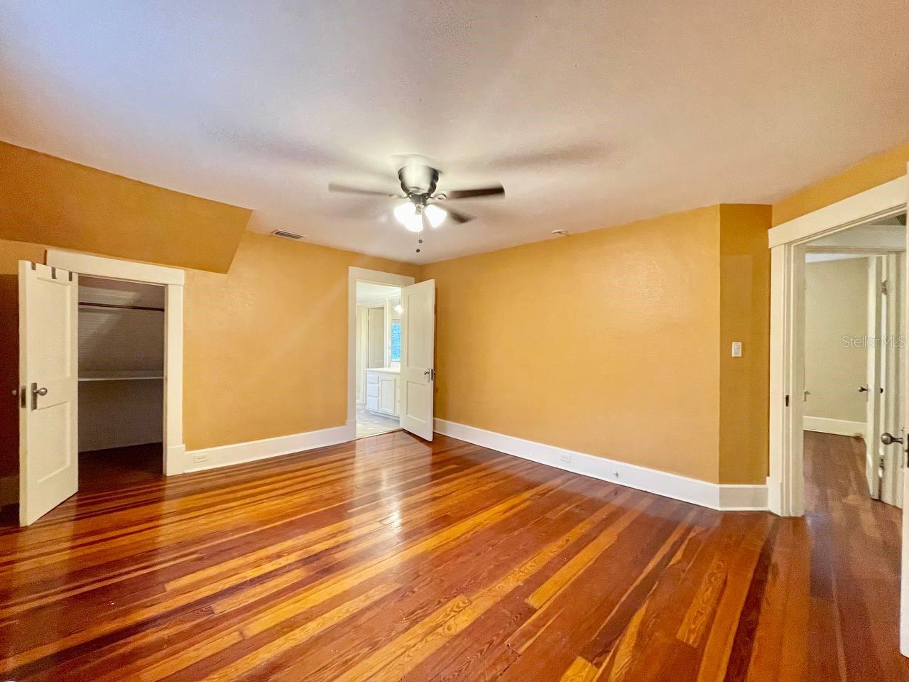 557 6TH AVE N, ST PETERSBURG, FL, 33701