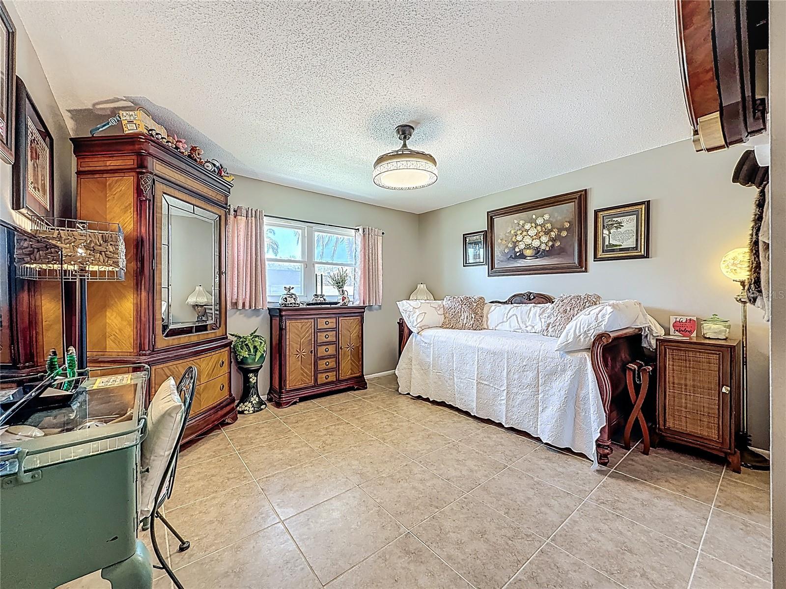 304 MINDY DR, LARGO, FL, 33771