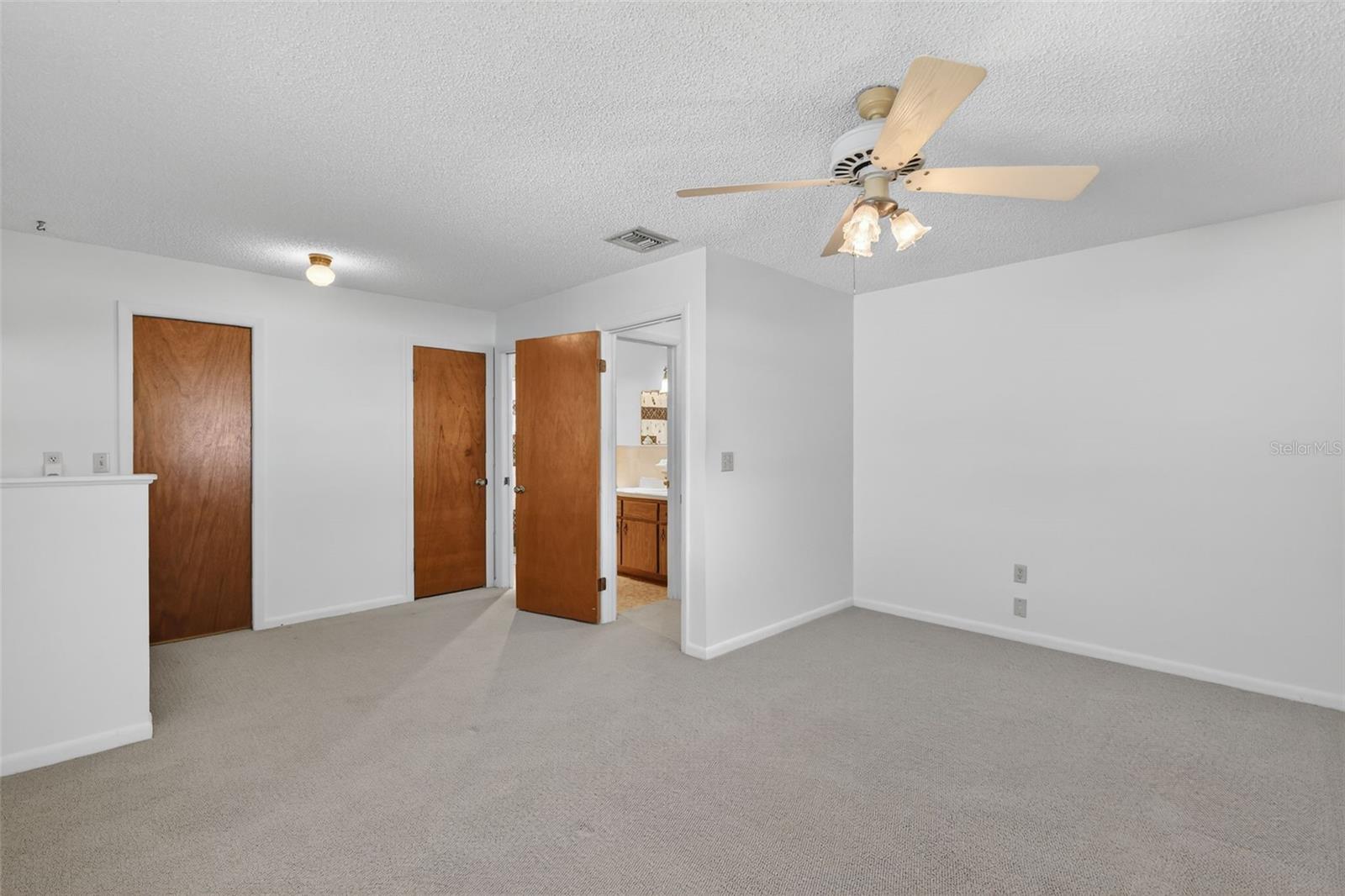 623 THIRD AVE, LADY LAKE, FL, 32159