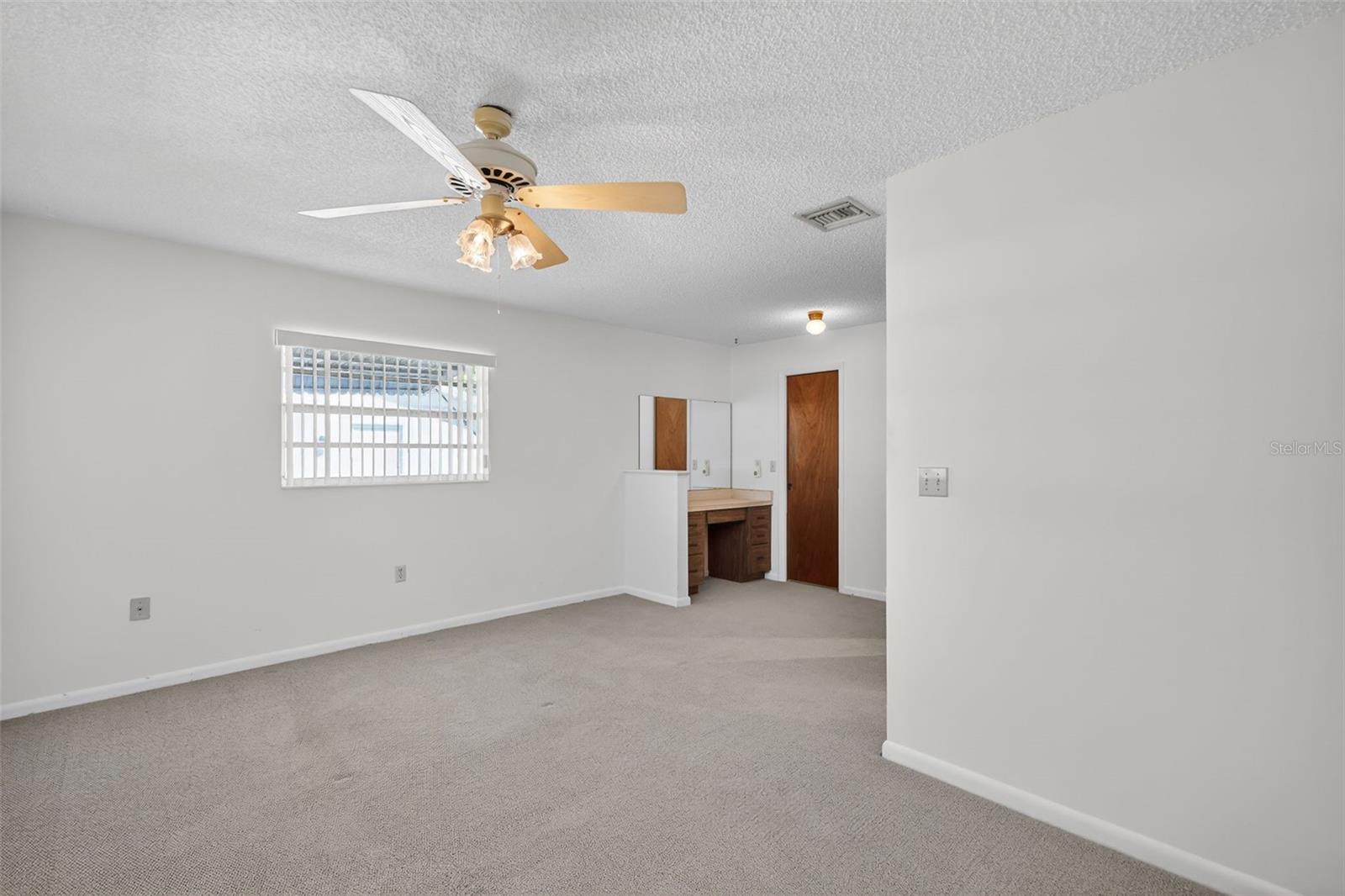 623 THIRD AVE, LADY LAKE, FL, 32159