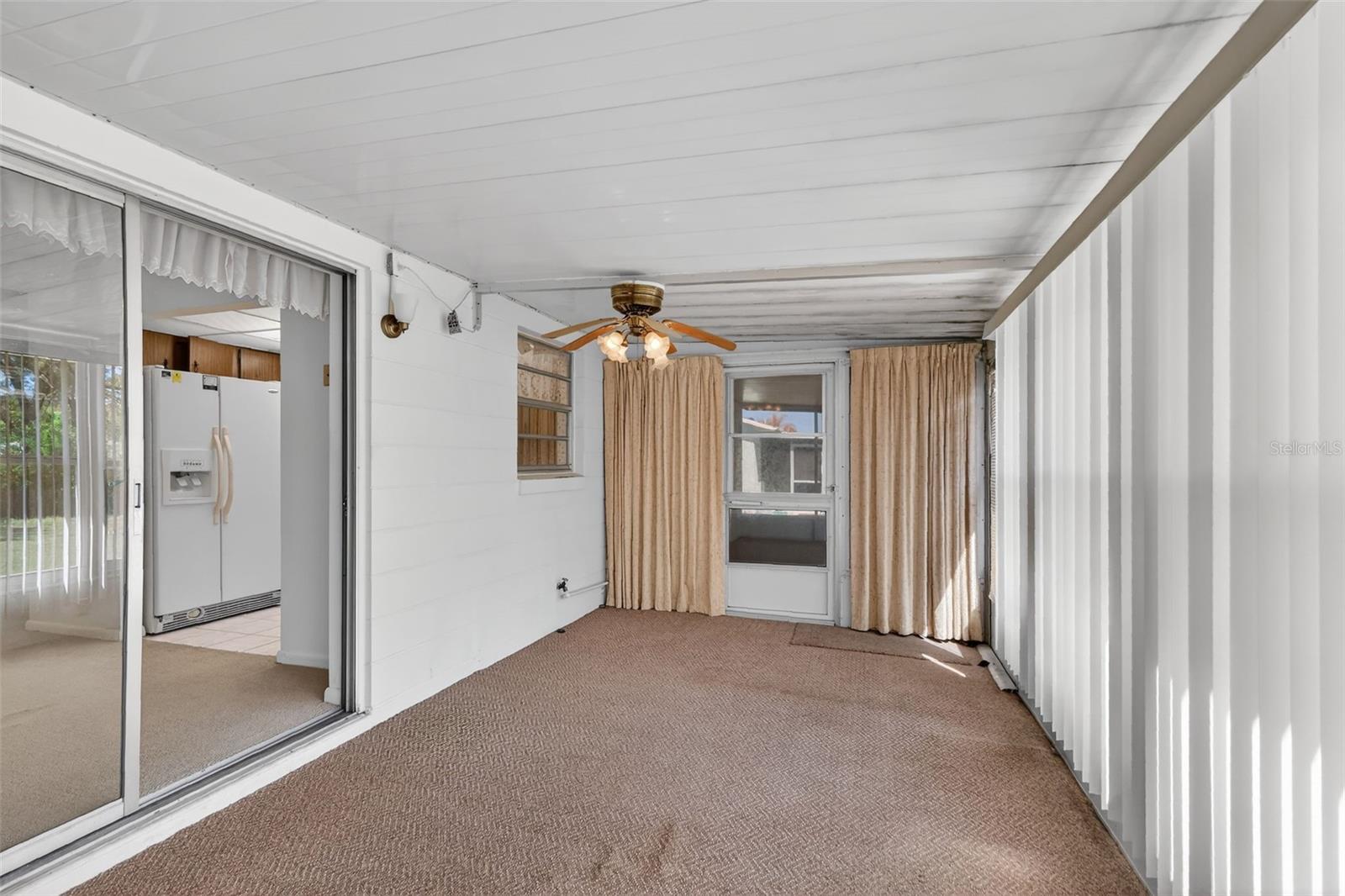 623 THIRD AVE, LADY LAKE, FL, 32159