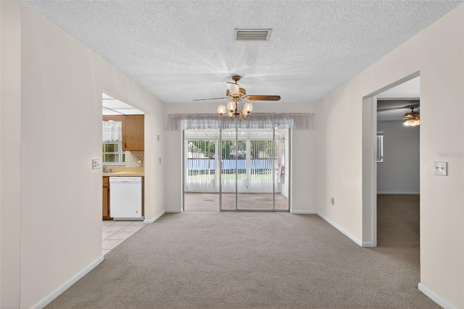 623 THIRD AVE, LADY LAKE, FL, 32159