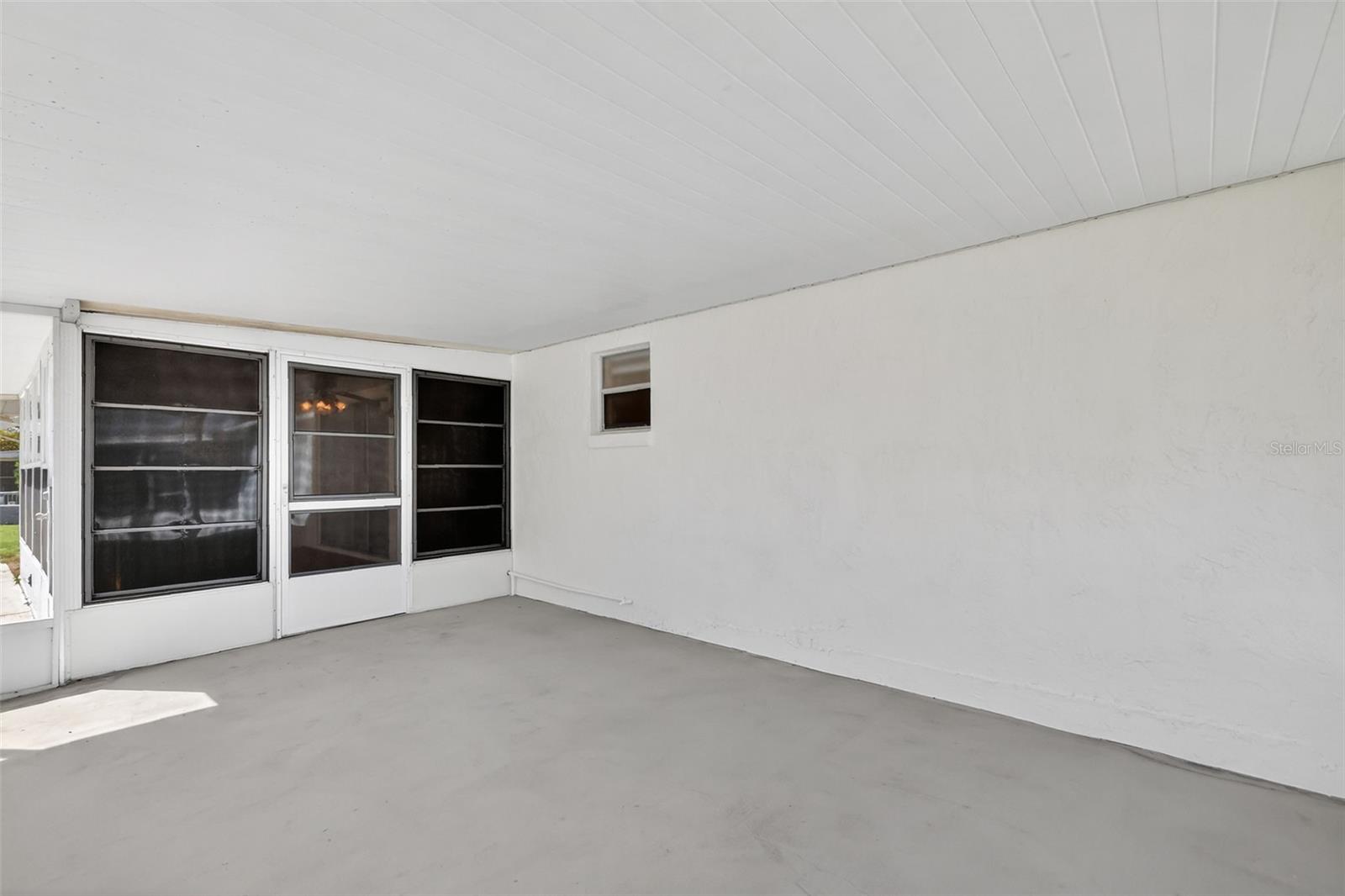 623 THIRD AVE, LADY LAKE, FL, 32159