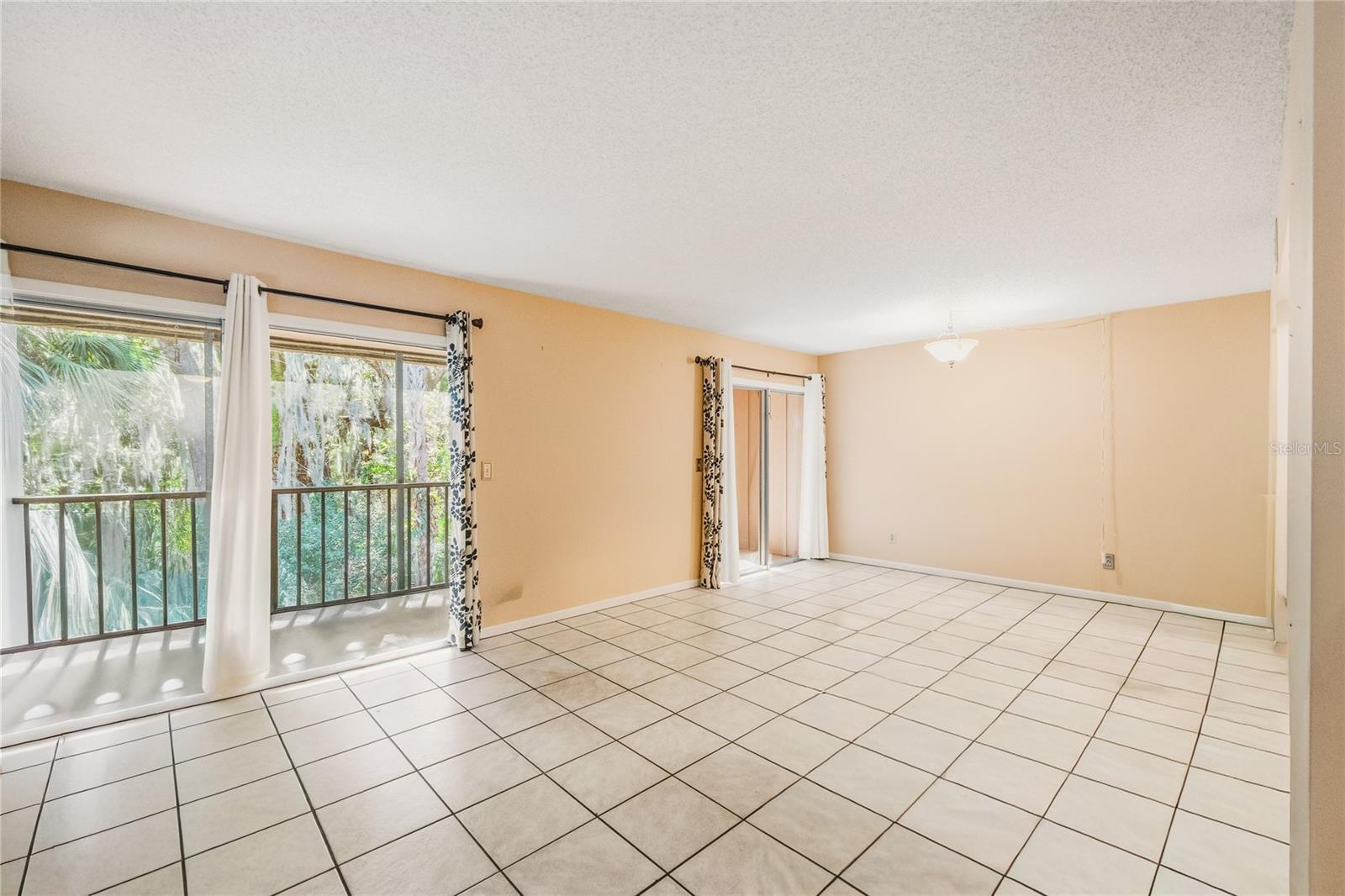 100 SWEETGUM WOODS CT #13D, DELTONA, FL, 32725