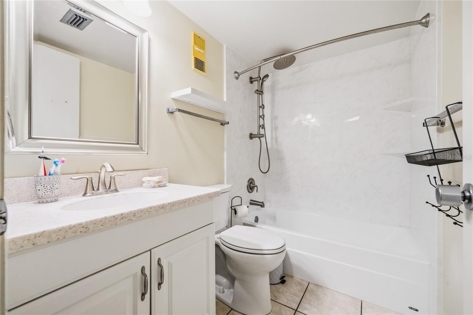 100 SWEETGUM WOODS CT #13D, DELTONA, FL, 32725