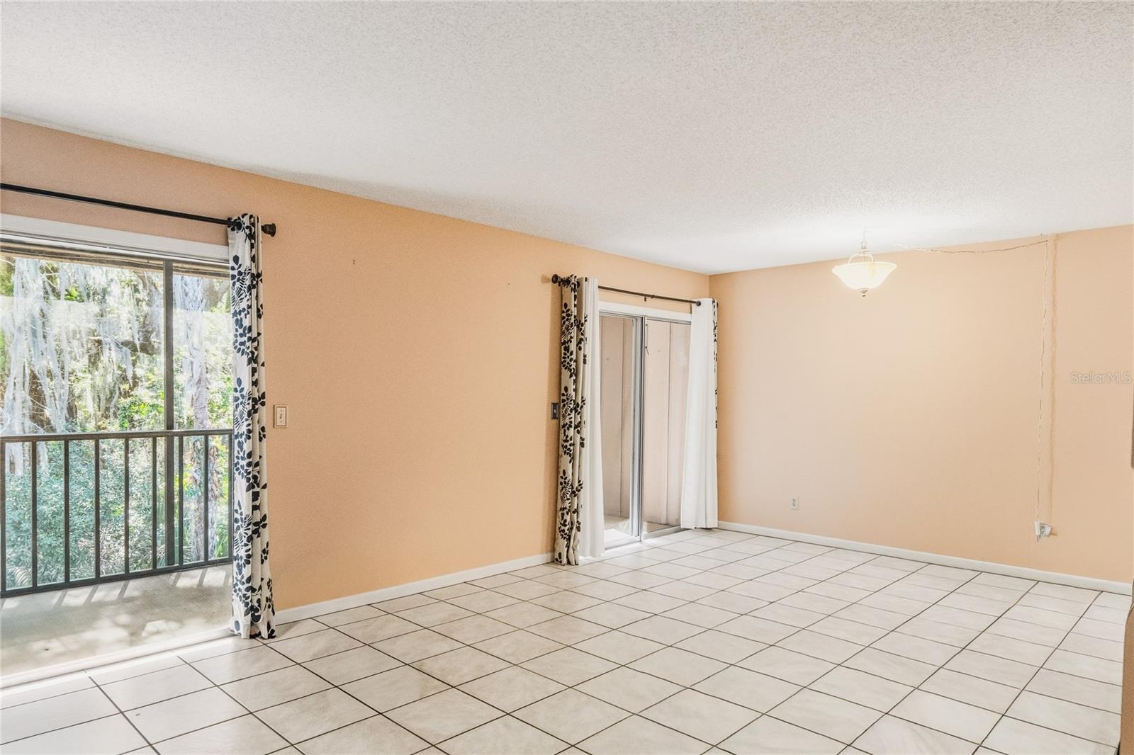 100 SWEETGUM WOODS CT #13D, DELTONA, FL, 32725