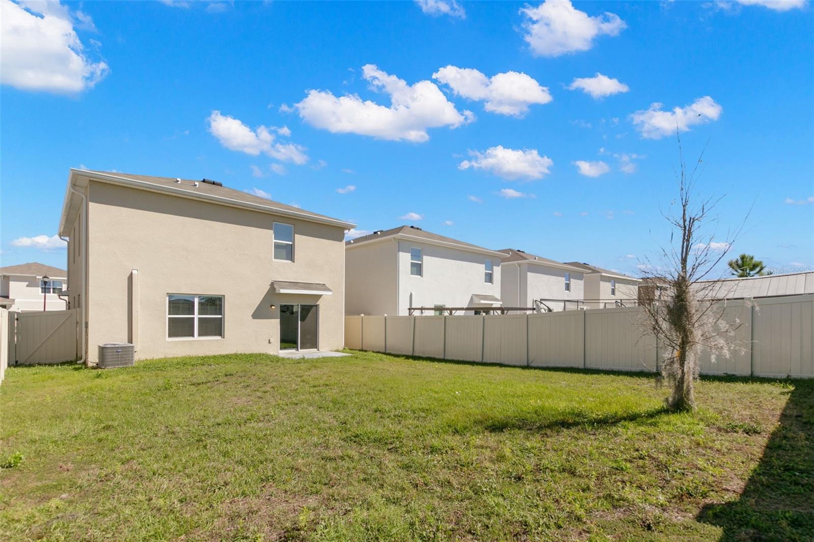 5495 WARRINGTON TOWN PATH, WESLEY CHAPEL, FL, 33545