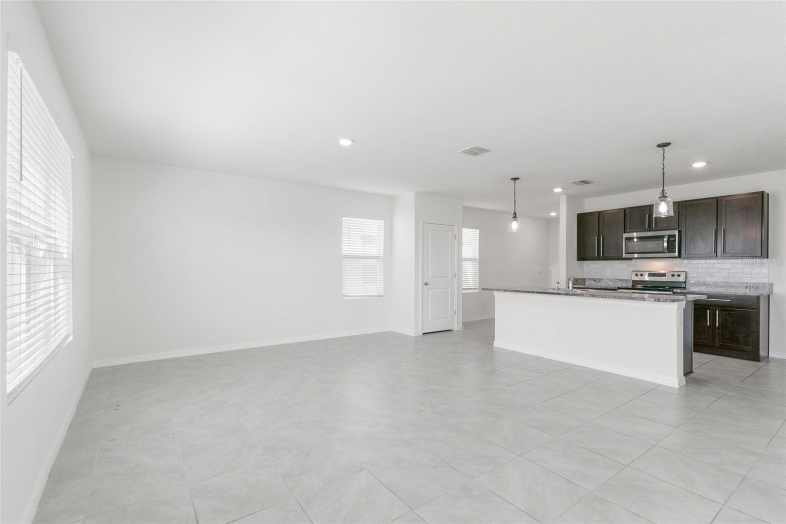 5495 WARRINGTON TOWN PATH, WESLEY CHAPEL, FL, 33545