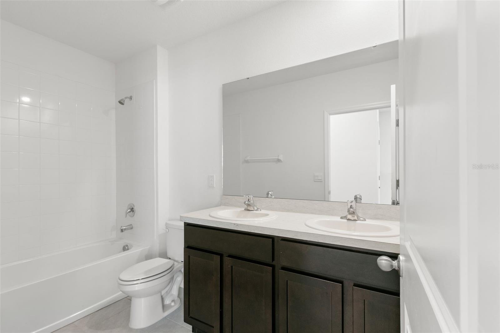 5495 WARRINGTON TOWN PATH, WESLEY CHAPEL, FL, 33545