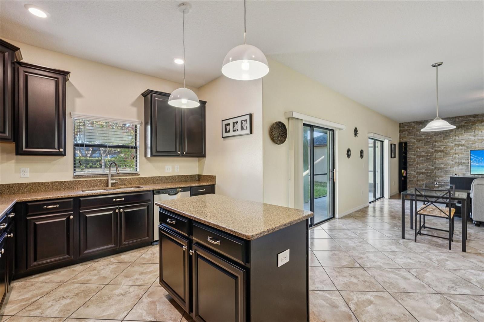 10914 WHITECAP DR, RIVERVIEW, FL, 33579