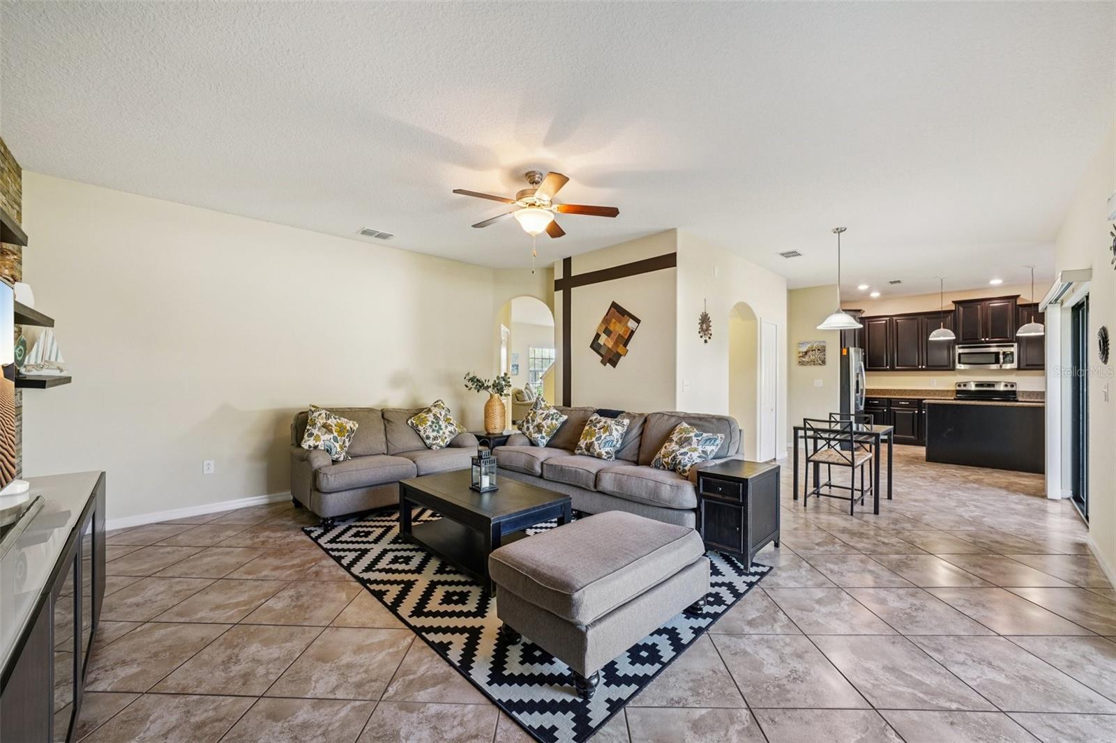 10914 WHITECAP DR, RIVERVIEW, FL, 33579