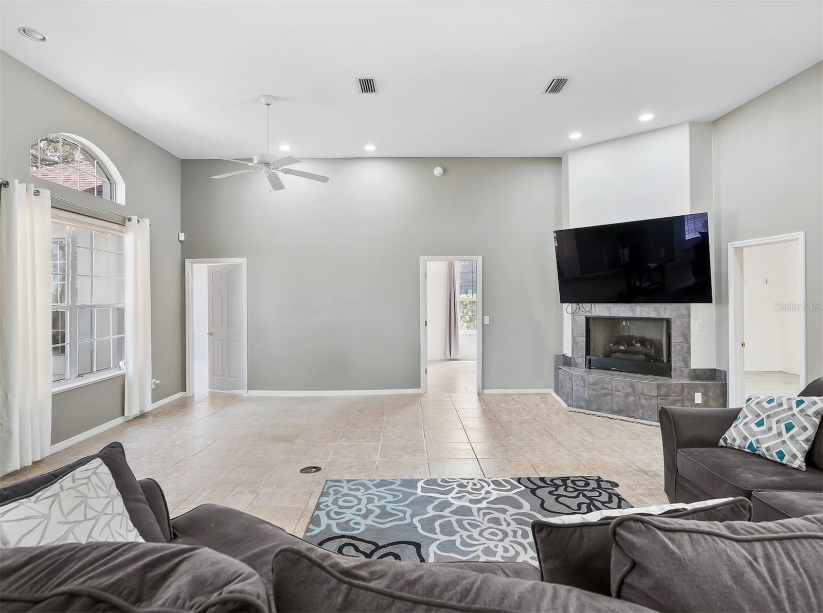 39407 TREELINE DR, LADY LAKE, FL, 32159