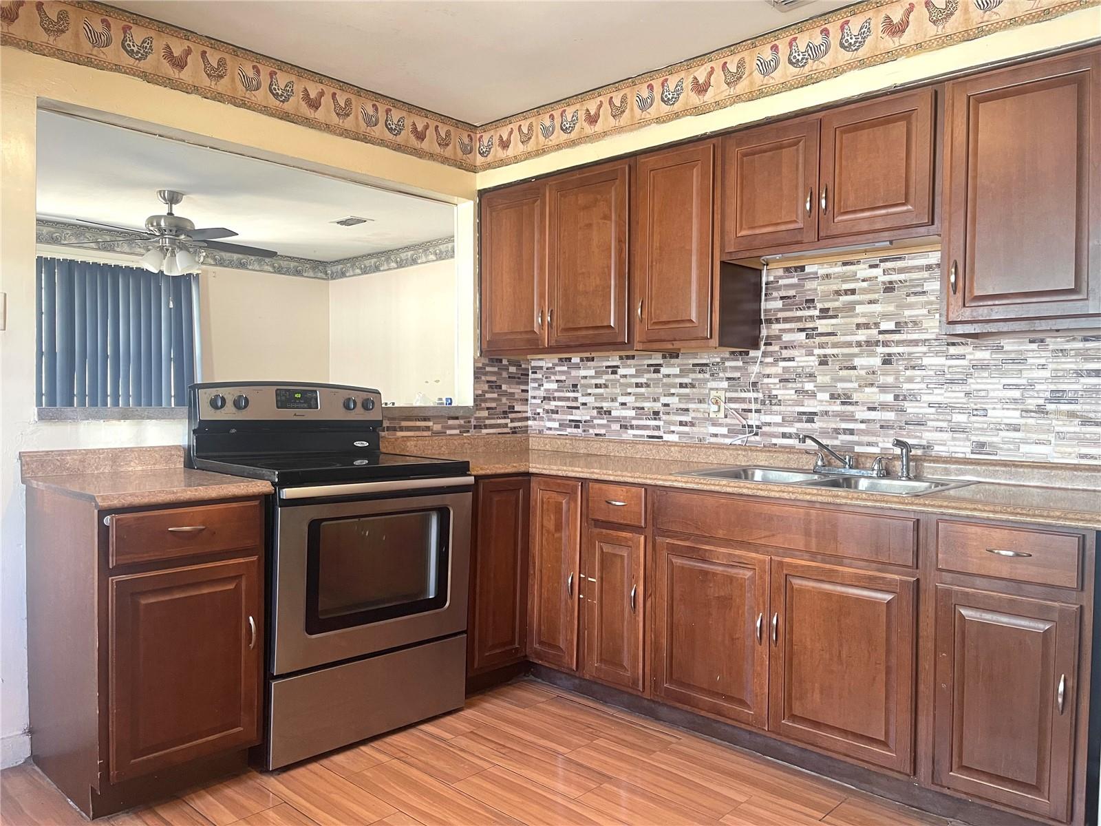 4103 E HANNA AVE, TAMPA, FL, 33610