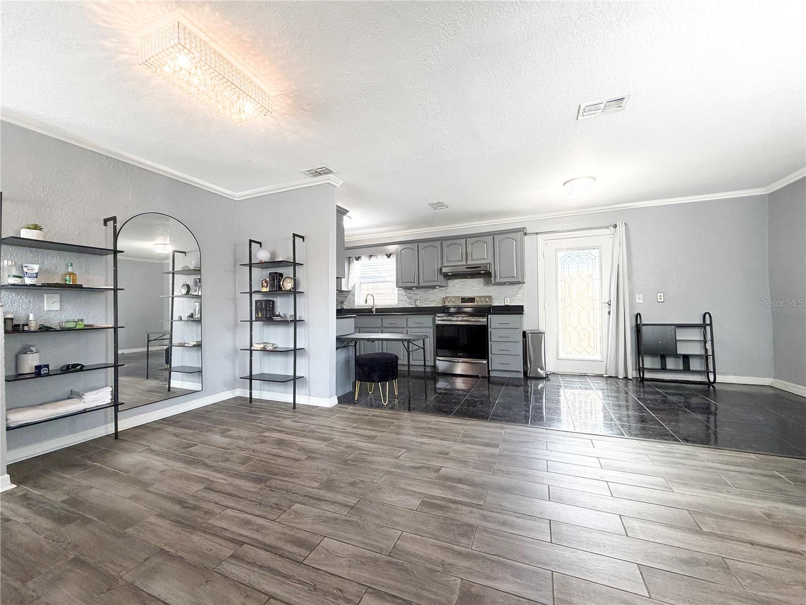 141 S HIAWASSEE RD, ORLANDO, FL, 32835