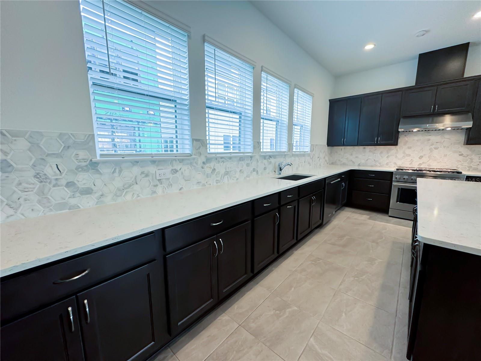 2046 PACKING DISTRICT WAY, ORLANDO, FL, 32804