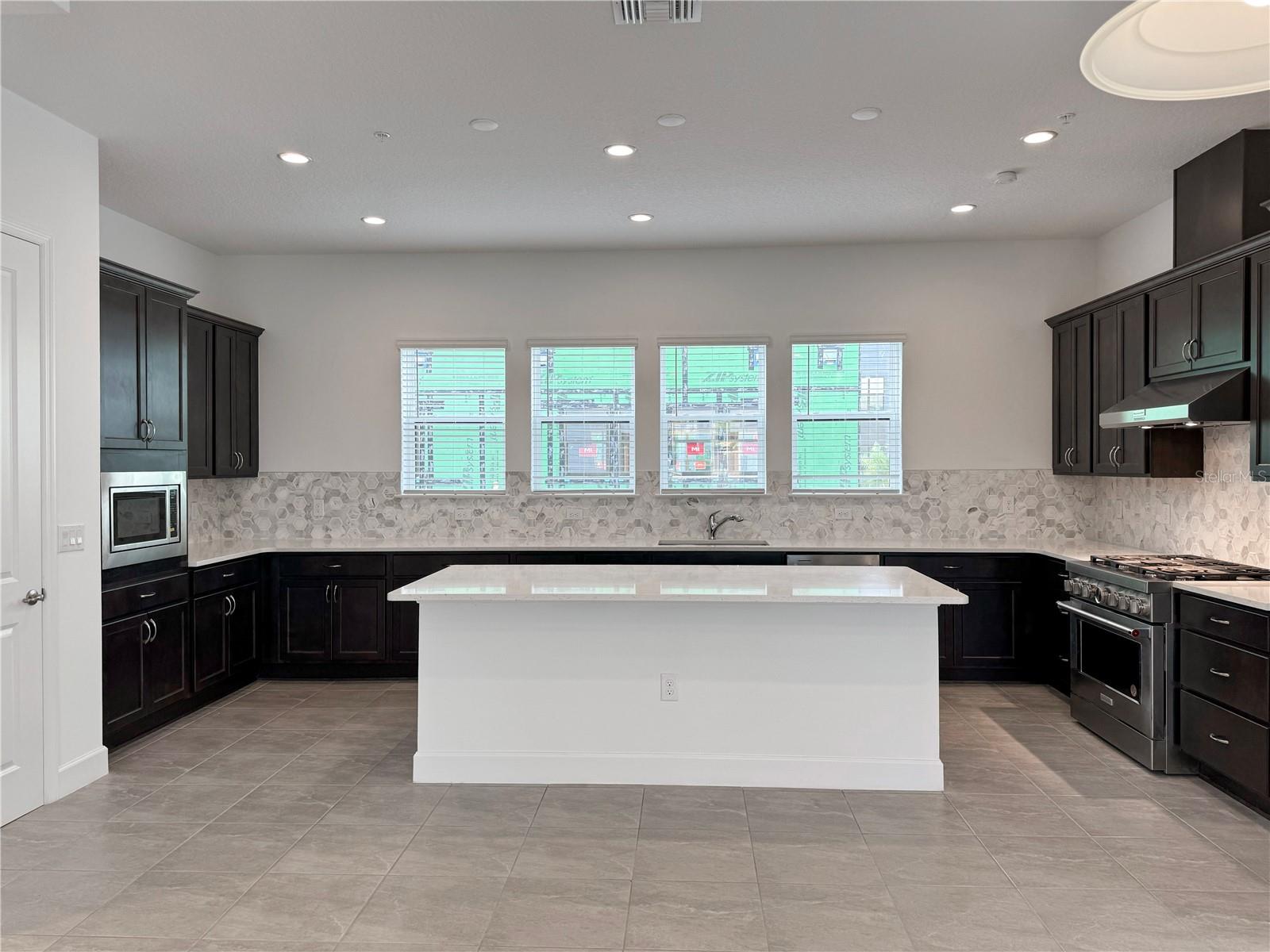 2046 PACKING DISTRICT WAY, ORLANDO, FL, 32804