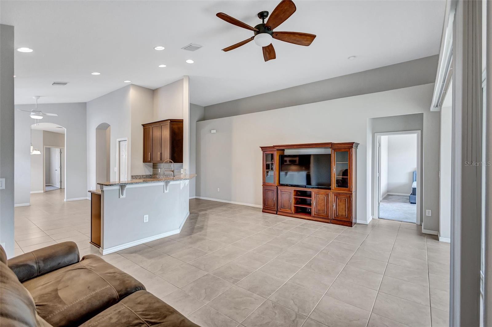 11431 COVENTRY GROVE CIR, LITHIA, FL, 33547