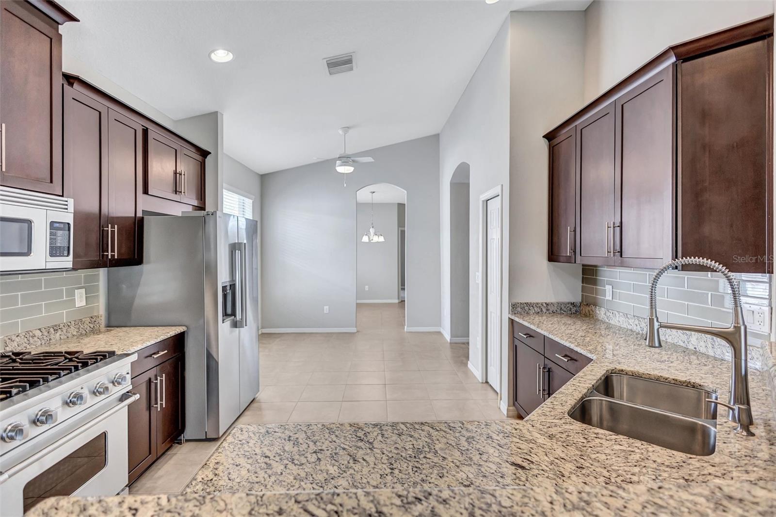 11431 COVENTRY GROVE CIR, LITHIA, FL, 33547