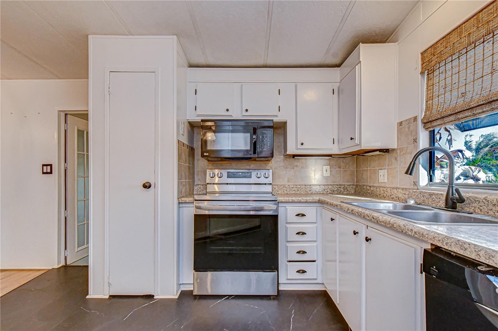 5438 ANTIGUA DR, ZEPHYRHILLS, FL, 33541