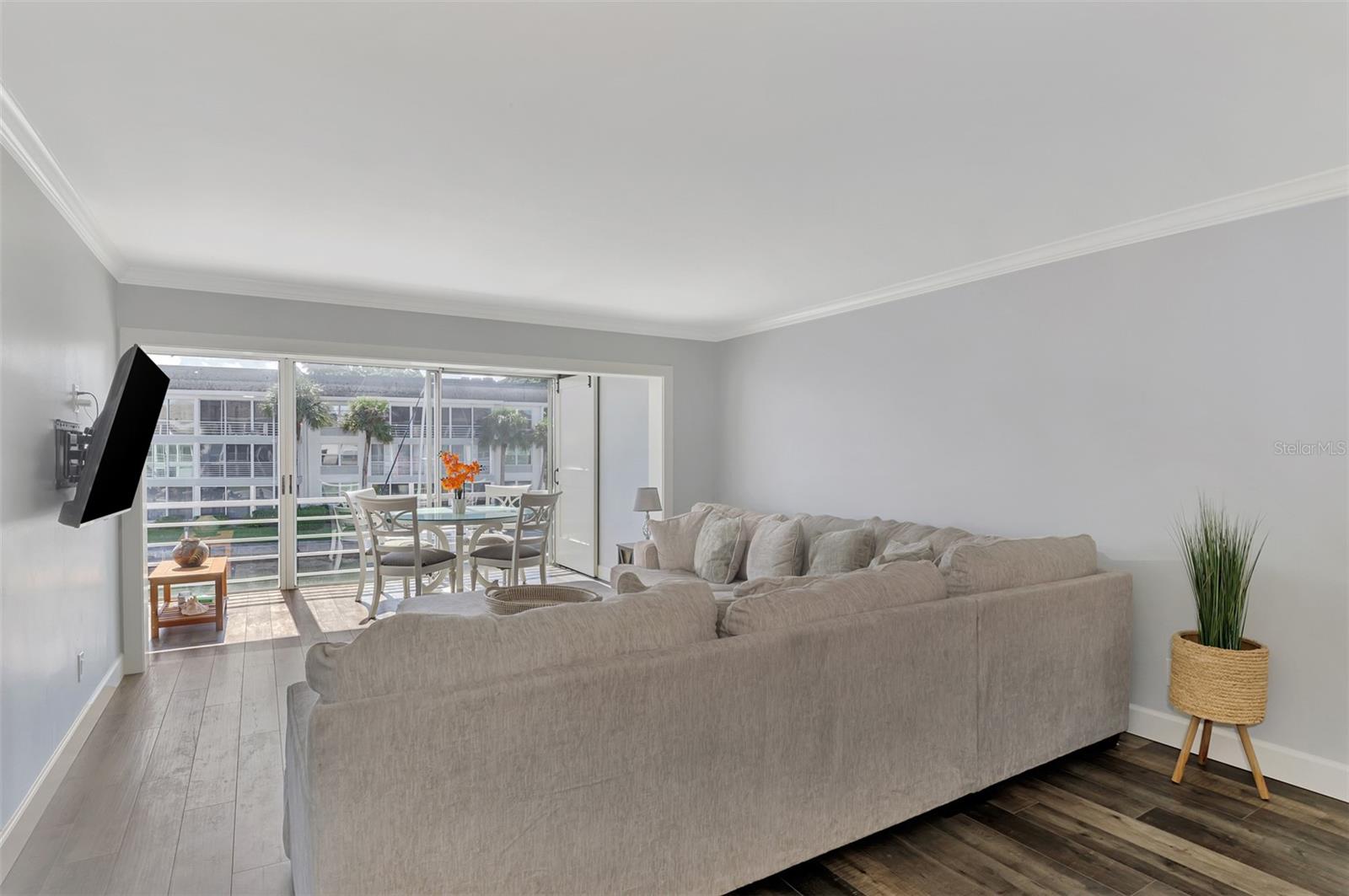 4410 EXETER DR #204, LONGBOAT KEY, FL, 34228