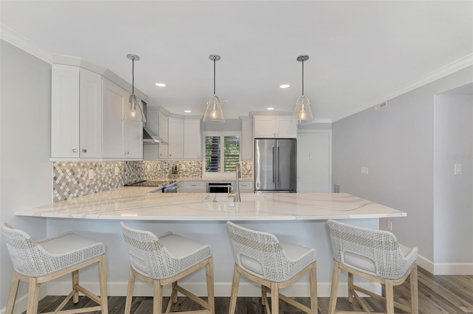 4410 EXETER DR #204, LONGBOAT KEY, FL, 34228