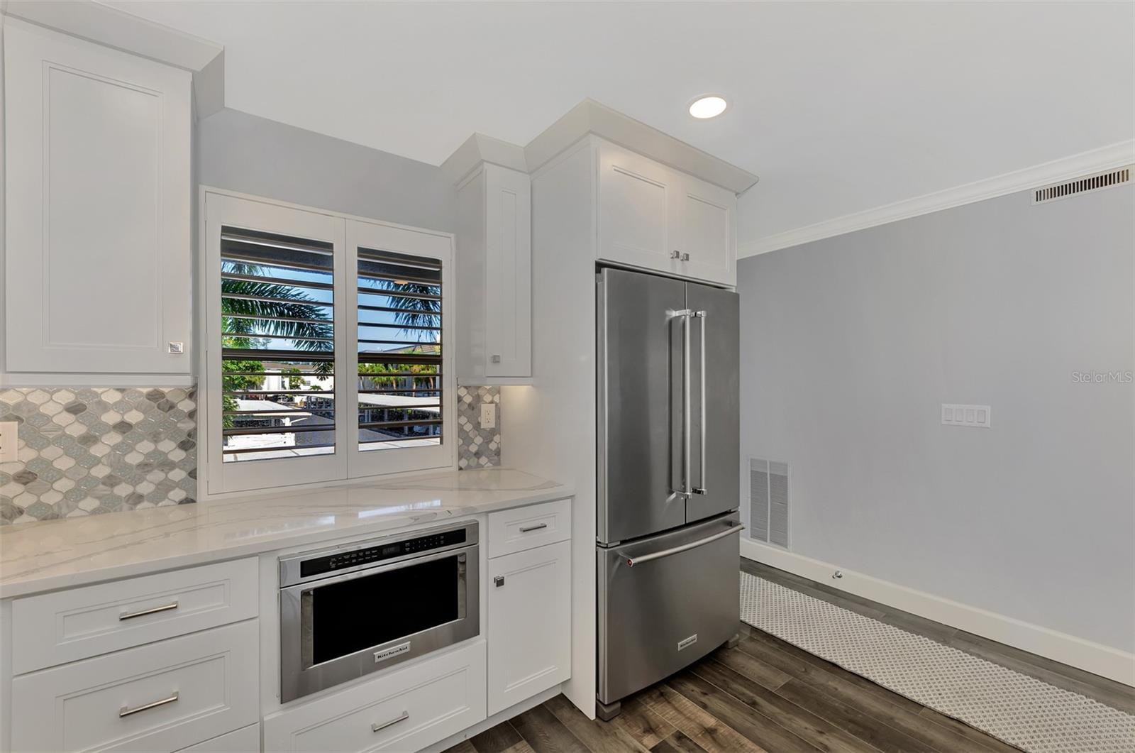 4410 EXETER DR #204, LONGBOAT KEY, FL, 34228