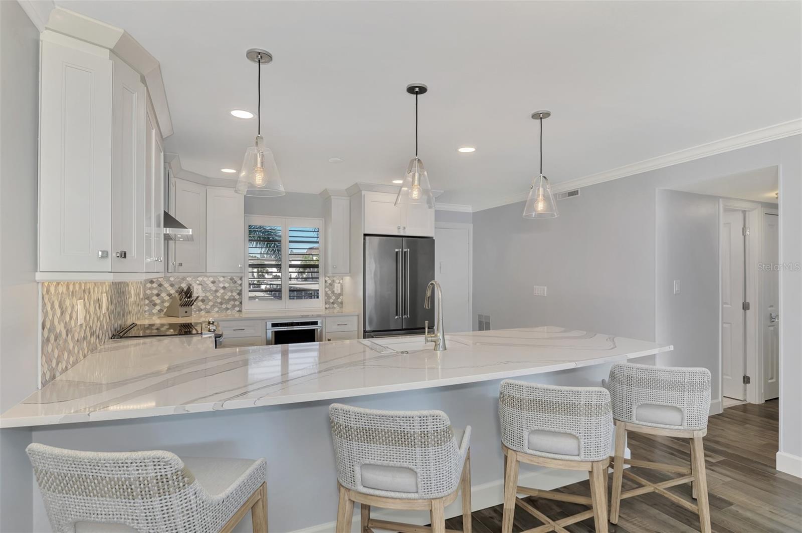 4410 EXETER DR #204, LONGBOAT KEY, FL, 34228