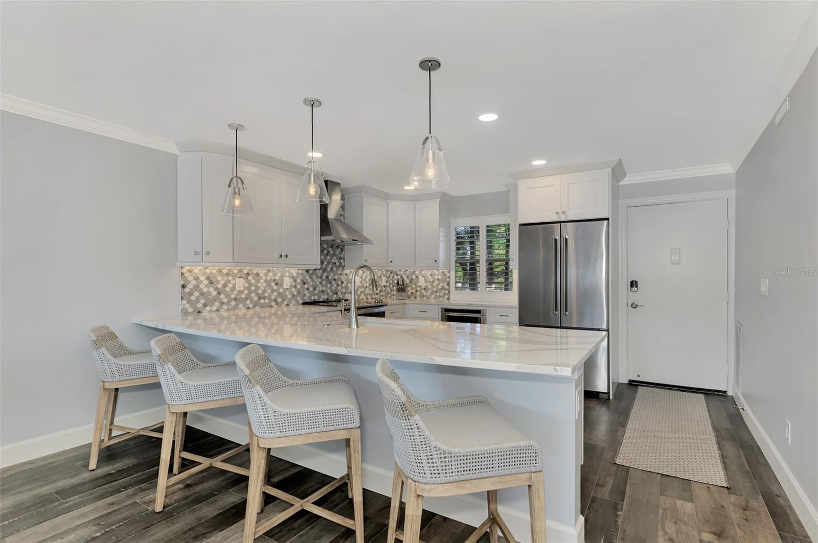 4410 EXETER DR #204, LONGBOAT KEY, FL, 34228