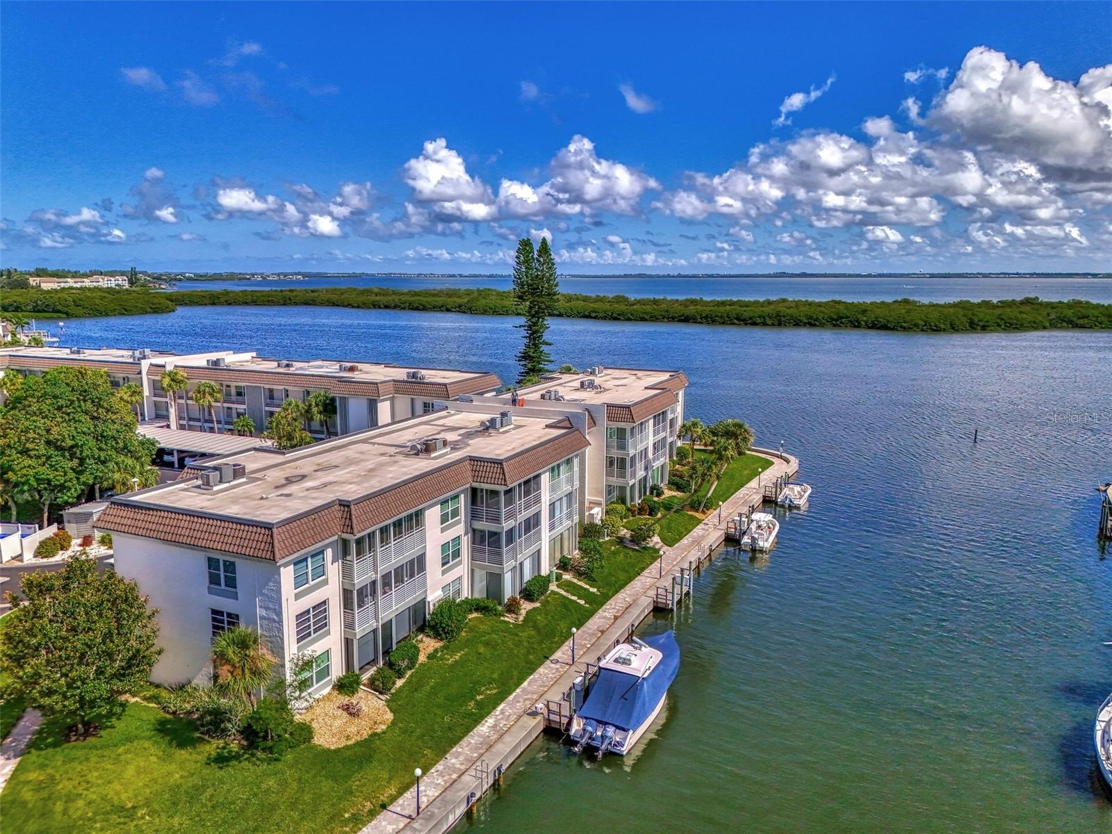 4410 EXETER DR #204, LONGBOAT KEY, FL, 34228