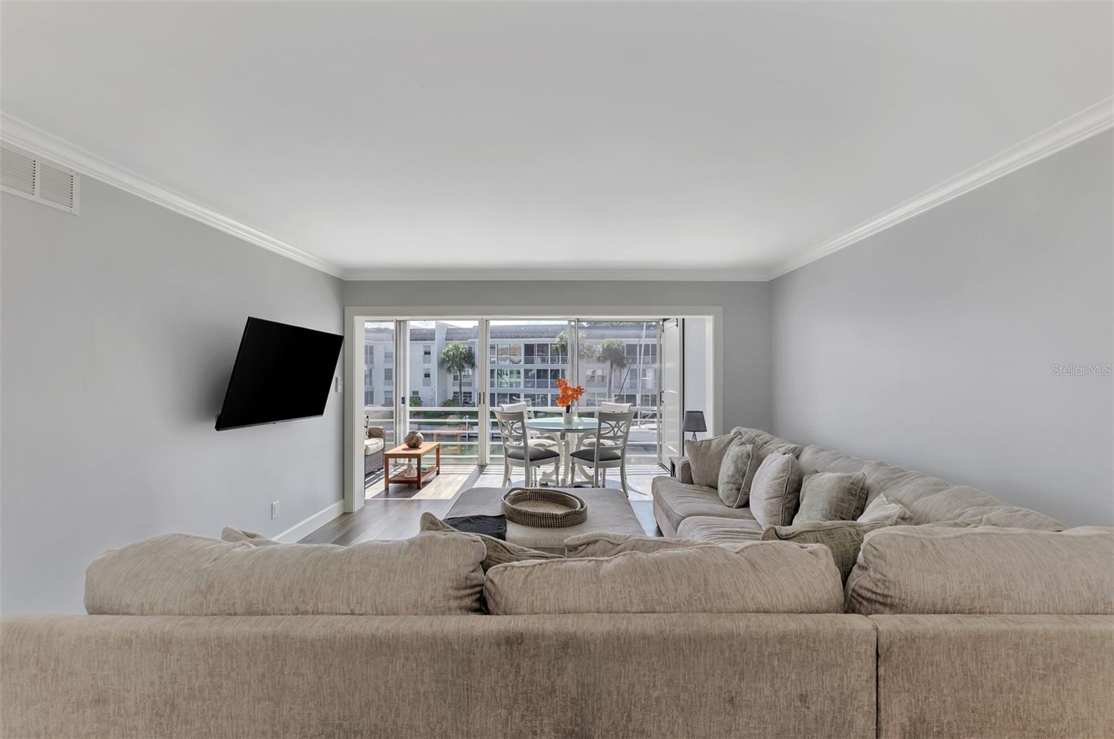 4410 EXETER DR #204, LONGBOAT KEY, FL, 34228