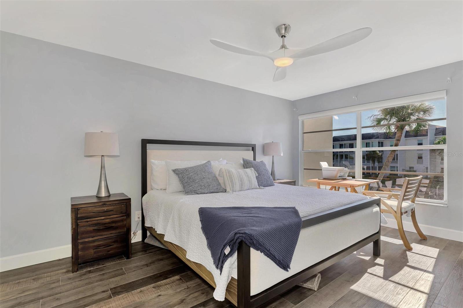 4410 EXETER DR #204, LONGBOAT KEY, FL, 34228